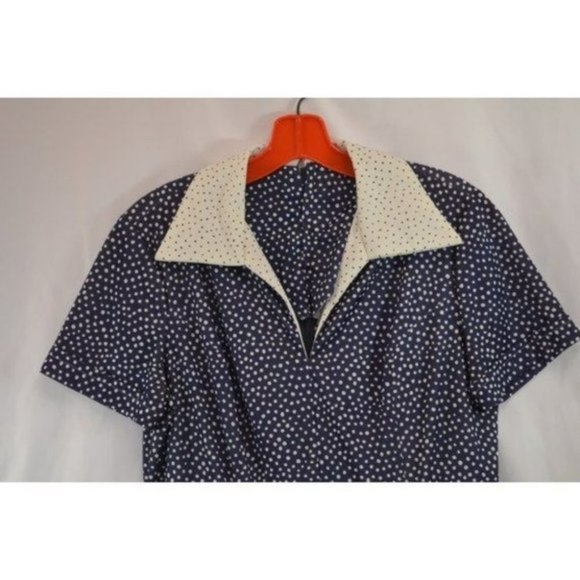 Vintage Blue White Polka Dot Shift Dress with Collar and Short Sleeves - Picture 2 of 9